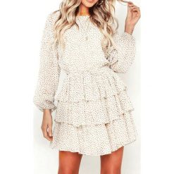 Sukienka OTILISA. Sukienki damskie IVET, na co dzień, bez wzorów, eleganckie, z falbankami, bez rękawów, proste. W wyprzedaży za 189,00 zł.