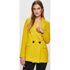 Answear - Żakiet Secret Garden. Żółte żakiety damskie ANSWEAR, s, bez wzorów, z elastanu. W wyprzedaży za 159,90 zł.