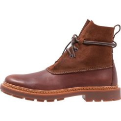 Buty zimowe męskie: Clarks TRACE DUSK Botki sznurowane mahogany