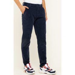 Spodnie materiałowe Tommy Jeans Tjw Tapered DM0DM07214. Niebieskie jeansy męskie Tommy Jeans, m, bez wzorów. W wyprzedaży za 229,00 zł.