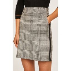 Answear - Spódnica. Szare spódniczki damskie ANSWEAR, s, z elastanu, casualowe, mini, proste. W wyprzedaży za 69,90 zł.