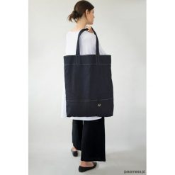 Torba 'TAKE IT ALL'. Szare torebki klasyczne damskie marki Pakamera, z jeansu. Za 160,00 zł.