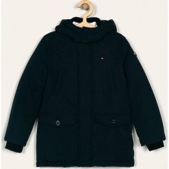 Tommy Hilfiger - Kurtka dziecięca 122-176 cm. Niebieskie kurtki chłopięce TOMMY HILFIGER, bez wzorów, z bawełny, krótkie, z kapturem. Za 599,90 zł.