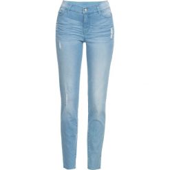Dżinsy SKINNY bonprix niebieski "bleached”. Niebieskie jeansy damskie bonprix. Za 99,99 zł.