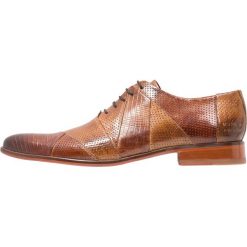 Melvin & Hamilton TONI Oksfordki guana/tan/sand. Pomarańczowe buty wizytowe męskie marki Melvin & Hamilton, ze skóry, na sznurówki. W wyprzedaży za 524,30 zł.