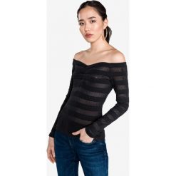 Guess Dorina Top Czarny. Czarne bluzki damskie Guess, xs, z aplikacjami, z elastanu, bez kołnierzyka, z długim rękawem. Za 266,95 zł.