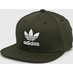 Adidas Originals - Czapka. Zielone czapki męskie marki adidas Originals, z bawełny. Za 99,90 zł.