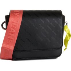 Torebka TOMMY JEANS - Tjw Hype Girl Pu Crossbody AW0AW06856 002. Czarne listonoszki damskie Tommy Jeans, bez wzorów, z jeansu, bez dodatków. Za 399,00 zł.