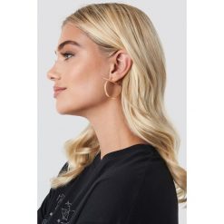 NA-KD Accessories Top Bar Hoop Earrings - Gold. Różowe topy damskie marki NA-KD Accessories, bez wzorów, z okrągłym kołnierzem. Za 36,95 zł.