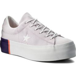 Sneakersy CONVERSE - One Star Platform Ox 559902C Barely Grape/Rush Coral/White. Fioletowe półbuty damskie marki Converse, z gumy. W wyprzedaży za 259,00 zł.