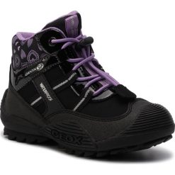 Śniegowce GEOX - J Atreus G.B J847HA 00450 C9266 M Black/Lilac. Czarne śniegowce dziewczęce Geox, bez zapięcia. W wyprzedaży za 179,00 zł.