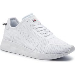 Sneakersy TOMMY JEANS - Technical Flexi Sneaker EN0EN00587 White 100. Białe półbuty damskie Tommy Jeans, na co dzień, bez wzorów, z jeansu, bez obcasa, bez zapięcia. Za 449,00 zł.