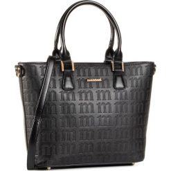 Torebka MONNARI - BAG7430-020 Black. Czarne torebki klasyczne damskie Monnari, bez wzorów, ze skóry ekologicznej, klasyczne, na ramię, bez dodatków. W wyprzedaży za 199,00 zł.