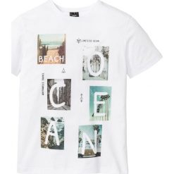 T-shirt z nadrukiem bonprix biały z nadrukiem. Białe koszulki męskie bonprix, s, z nadrukiem, bez kołnierzyka, bez rękawów. Za 34,99 zł.