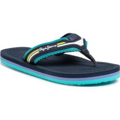 Japonki PEPE JEANS - Off Beach Junior PBS70035 Green 665. Niebieskie sandały chłopięce Pepe Jeans, z jeansu, bez zapięcia. W wyprzedaży za 79,00 zł.