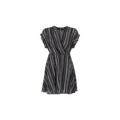 Sukienki krótkie Vero Moda VMLAURA. Czarne sukienki damskie Vero Moda, s, bez wzorów, bez kołnierzyka, z krótkim rękawem, krótkie, mini. Za 159,20 zł.