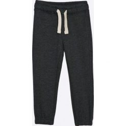 Blukids - Spodnie dziecięce 98-128 cm. Czarne spodnie chłopięce marki Blukids, z bawełny. W wyprzedaży za 34,90 zł.