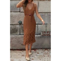 Sukienka AVERDA BROWN. Pomarańczowe sukienki damskie IVET, bez wzorów, eleganckie, bez kołnierzyka, z długim rękawem, długie, maxi. W wyprzedaży za 89,00 zł.