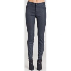 JEANSY SKINNY FIT ARMANI EXCHANGE. Jeansy damskie Armani Exchange. Za 299,50 zł.