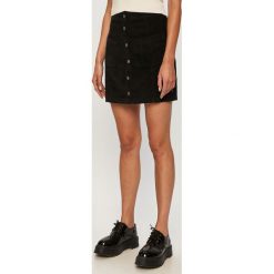 Roxy - Spódnica. Czarne spódniczki damskie Roxy, na co dzień, s, bez wzorów, z bawełny, casualowe, z podwyższonym stanem, mini, proste. Za 239,90 zł.