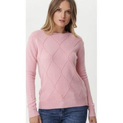 Jasnoróżowy Sweter Lowfield. Różowe swetry damskie Born2be, s, bez wzorów, klasyczne, z długim rękawem, długie, bez kaptura. Za 59,99 zł.
