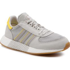 Buty adidas - Marathon Tech W EE4943 Rawwht/Sesame/Byello. Brązowe buty sportowe damskie Adidas, bez wzorów, ze skóry, bez obcasa, na płaskiej podeszwie, bez zapięcia. W wyprzedaży za 319,00 zł.