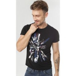 Czarna Koszulka Evanara. Czarne koszulki męskie Born2be, xl, bez wzorów, bez kołnierzyka, bez rękawów. W wyprzedaży za 29,99 zł.