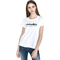 Armani Exchange Koszulka Biały. Białe podkoszulki męskie Armani Exchange, xxl, z nadrukiem, z bawełny, bez kołnierzyka, z krótkim rękawem, krótkie. Za 257,95 zł.