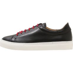 By Malene Birger ARTILORBE Sneakersy niskie black. Czarne trampki i tenisówki damskie marki By Malene Birger, ze skóry. Za 1029,00 zł.