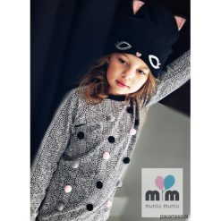 Bluzy dziewczęce: Bluza A’la sweter z warkoczem z pomponami