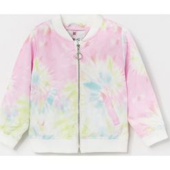 Bomberka z efektem tie-dye - Kremowy. Białe kurtki damskie Reserved, bez wzorów, bez kaptura. W wyprzedaży za 39,99 zł.