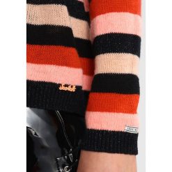 Scotch & Soda SUPER SOFT MULTI STRIPE Sweter combo. Brązowe bluzy damskie Scotch & Soda, s, bez wzorów, z wełny, bez rękawów, bez kaptura. Za 589,00 zł.