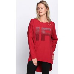 Czerwony Sweter Invited Me. Czerwone swetry klasyczne damskie Born2be, m, z okrągłym kołnierzem. Za 44,99 zł.