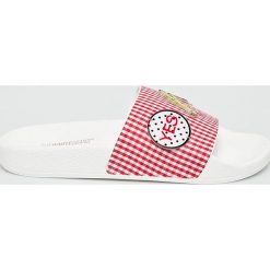 TheWhiteBrand - Klapki. Czerwone klapki damskie TheWhiteBrand, bez wzorów, z gumy, bez obcasa, na obcasie. W wyprzedaży za 129,90 zł.