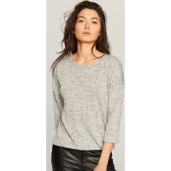 Swetry klasyczne damskie: Sweter – Jasny szar