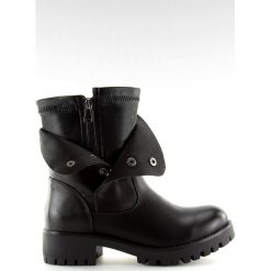 Botki glany czarne A89801 Black. Czarne botki damskie ButyModne, ze skóry ekologicznej, rockowe, przed kolano, na wysokim obcasie, bez zapięcia. W wyprzedaży za 99,00 zł.