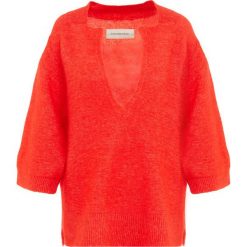 Swetry klasyczne damskie: By Malene Birger WANLAY Sweter lipstick