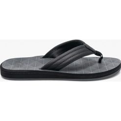 Quiksilver - Japonki. Czarne kapcie męskie Quiksilver, bez wzorów, z gumy. W wyprzedaży za 59,90 zł.
