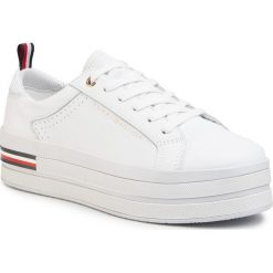 Sneakersy TOMMY HILFIGER - Modern Flatform Sneaker FW0FW04851 Wht YBS. Białe półbuty damskie TOMMY HILFIGER, ze skóry ekologicznej. Za 539,00 zł.