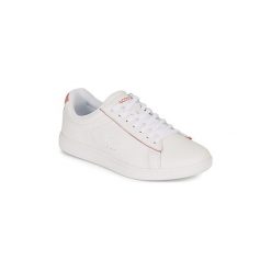 Buty Lacoste CARNABY EVO 319 9 SFA. Białe trampki i tenisówki damskie Lacoste, bez wzorów, bez zapięcia. Za 373,20 zł.