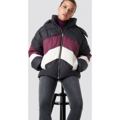 NA-KD Trend Kurtka watowana Block - Black,Multicolor. Czarne bomberki damskie NA-KD Trend, w kolorowe wzory, z materiału. Za 323,95 zł.
