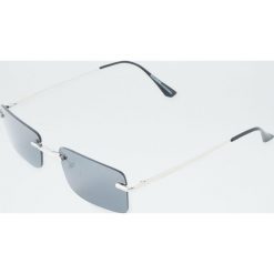 Okulary przeciwsłoneczne z prostokątnymi oprawkami. Okulary przeciwsłoneczne męskie Pull&Bear, prostokątne. Za 49,90 zł.