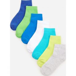 Kolorowe skarpety z bawełną 7 pack - Zielony. Zielone skarpetki męskie Reserved, bez wzorów, z bawełny. Za 29,99 zł.