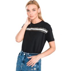 SuperDry Koszulka Czarny. Czarne koszulki damskie Superdry, l, z nadrukiem, z bawełny, bez kołnierzyka. Za 154,95 zł.
