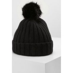Czapki damskie: J.CREW SOLID FUR POM BEANIE Czapka black