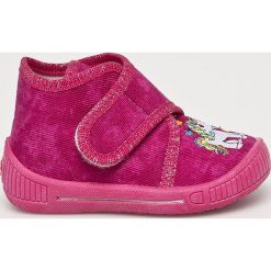 Superfit - Trampki dziecięce. Różowe trampki dziewczęce Superfit, bez wzorów, z gumy, bez zapięcia. W wyprzedaży za 99,90 zł.