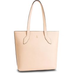 Torebka PATRIZIA PEPE - 2V8623/A4U8-B524 Camel Beige. Brązowe torebki klasyczne damskie Patrizia Pepe, bez wzorów, ze skóry, klasyczne, bez dodatków. W wyprzedaży za 679,00 zł.