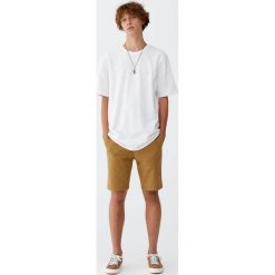 Bermudy tailoring z paskiem. Szare bermudy męskie marki Pull&Bear, m. Za 89,90 zł.