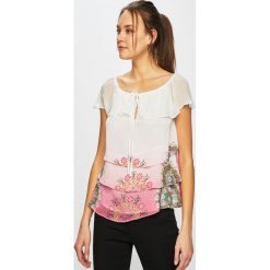 Desigual - Top. Różowe bluzki damskie Desigual, s, bez wzorów, z poliesteru, bez kołnierzyka, bez rękawów. W wyprzedaży za 149,90 zł.