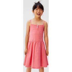 Mango Kids - Sukienka dziecięca Cuba 104-164 cm. Różowe sukienki dziewczęce Mango Kids, bez wzorów, z bawełny, casualowe, z krótkim rękawem, krótkie, mini, rozkloszowane. W wyprzedaży za 25,90 zł.